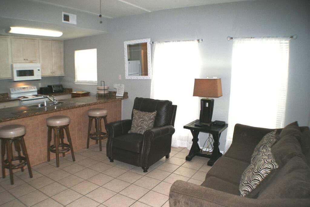 Apartment Coronado 204 Next To Access *